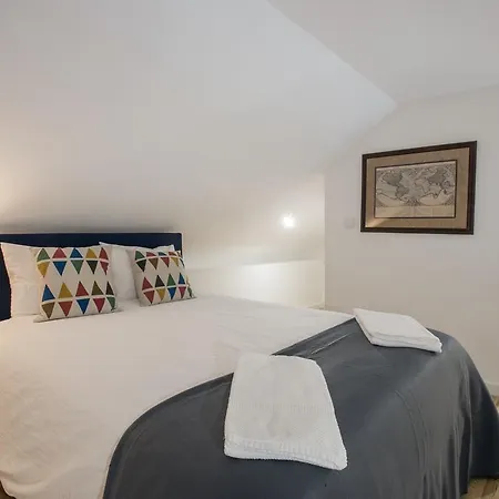 Daire Downtown Boutique Duplex Lisboa